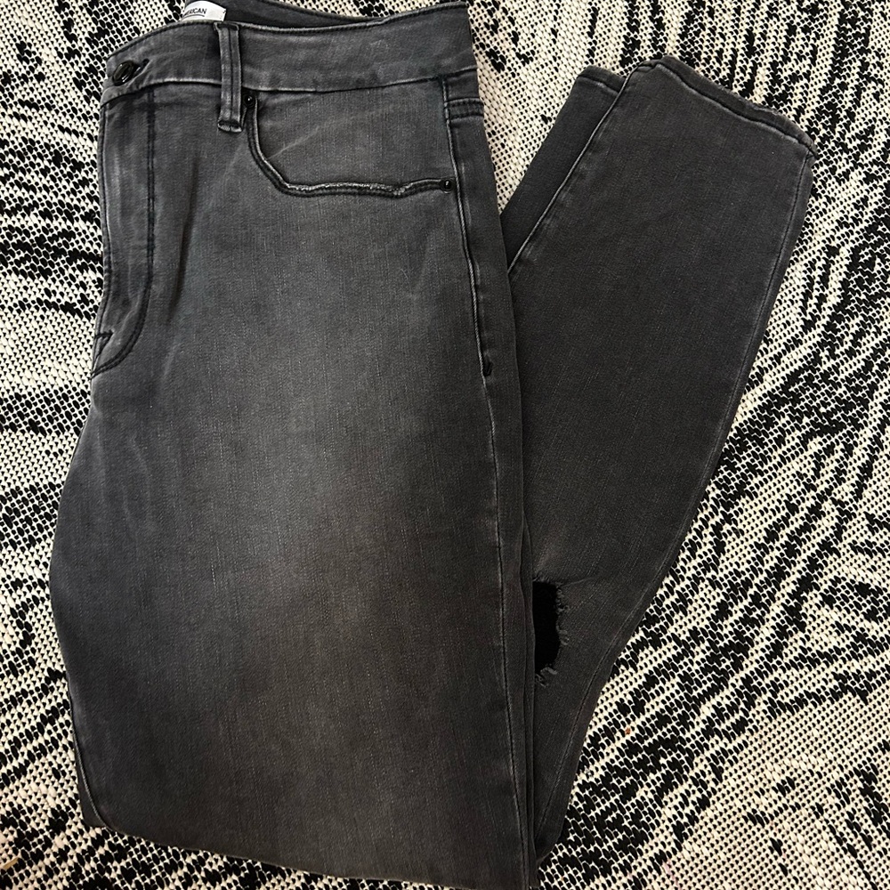 Good American like new jeans - Picture 2 of 4